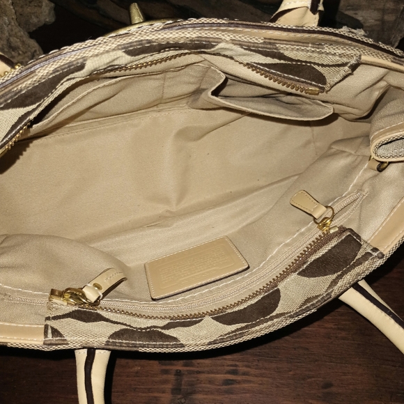 Coach signature 'C' satchel / shoulder bag #11557 - Picture 5 of 6